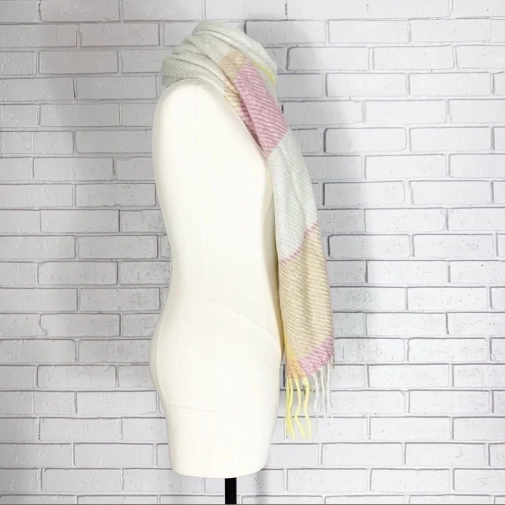 Asos‎ Women’s River Island Cream Check Scarf